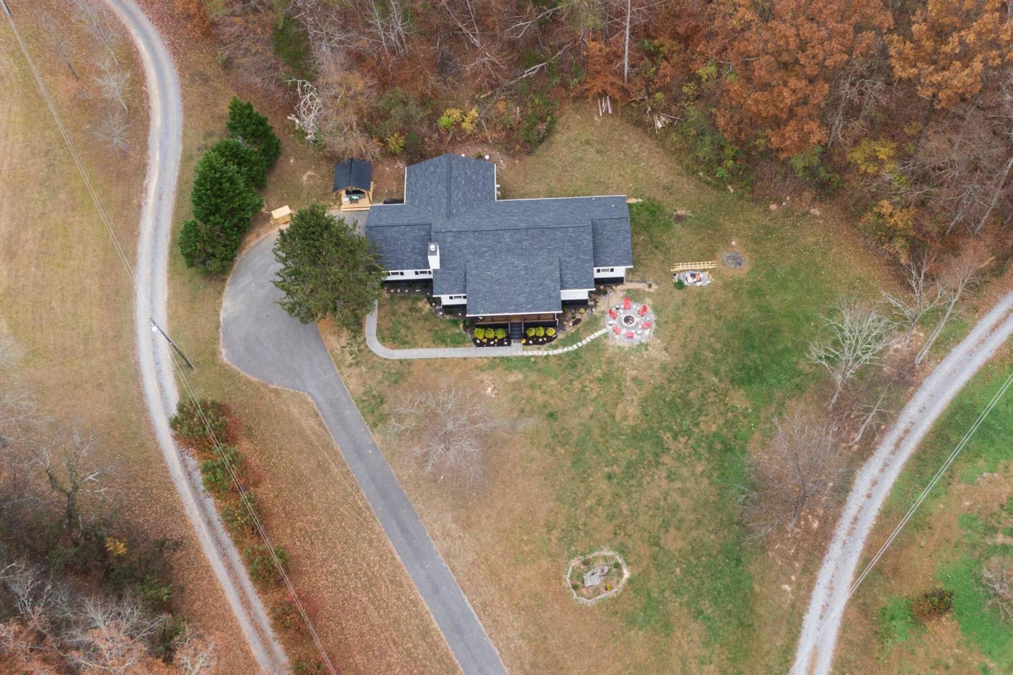 Entertainment Galore! Luxurious Property, Spectacular & Peaceful Setting, Great Location, Close To Major Attractions!! Pigeon Forge Esterno foto